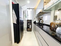 Prive (D19), Condominium #585625041
